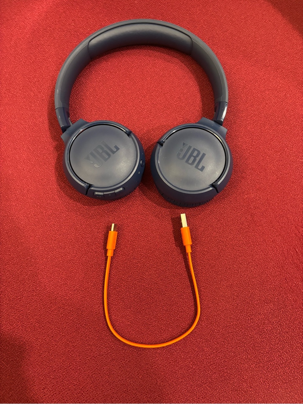 JBL Tune 520BT, Wireless on-ear headphones. Navy Blue. EUC. Barely Used!